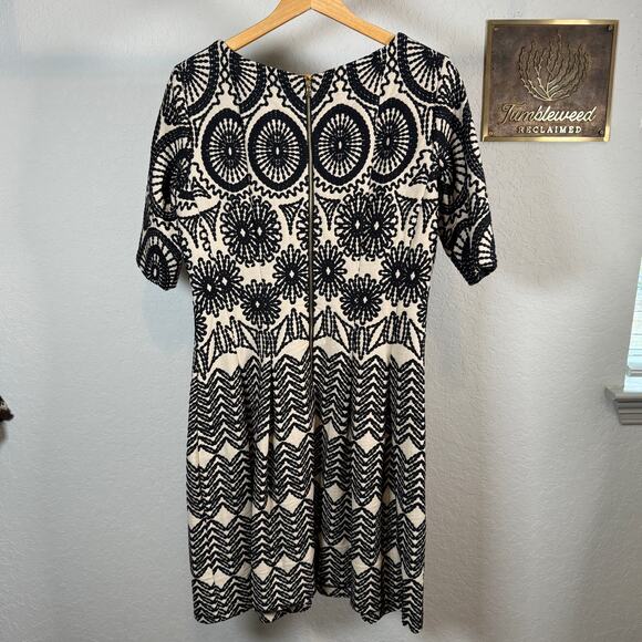 Women's Gabby Skye Black and Cream Embroidered Geometric Floral Dress Size 8 - Picture 9 of 9